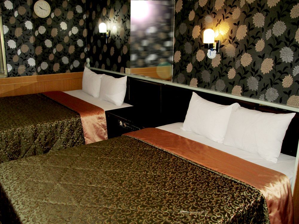 One Plus One Hotel Тайбэй Экстерьер фото